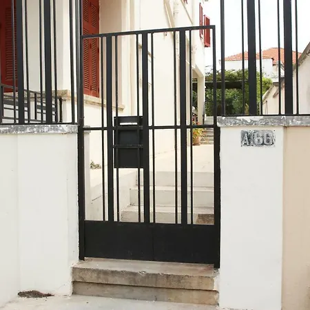 Spacious Townhouse Close To Chania Center Apartment
